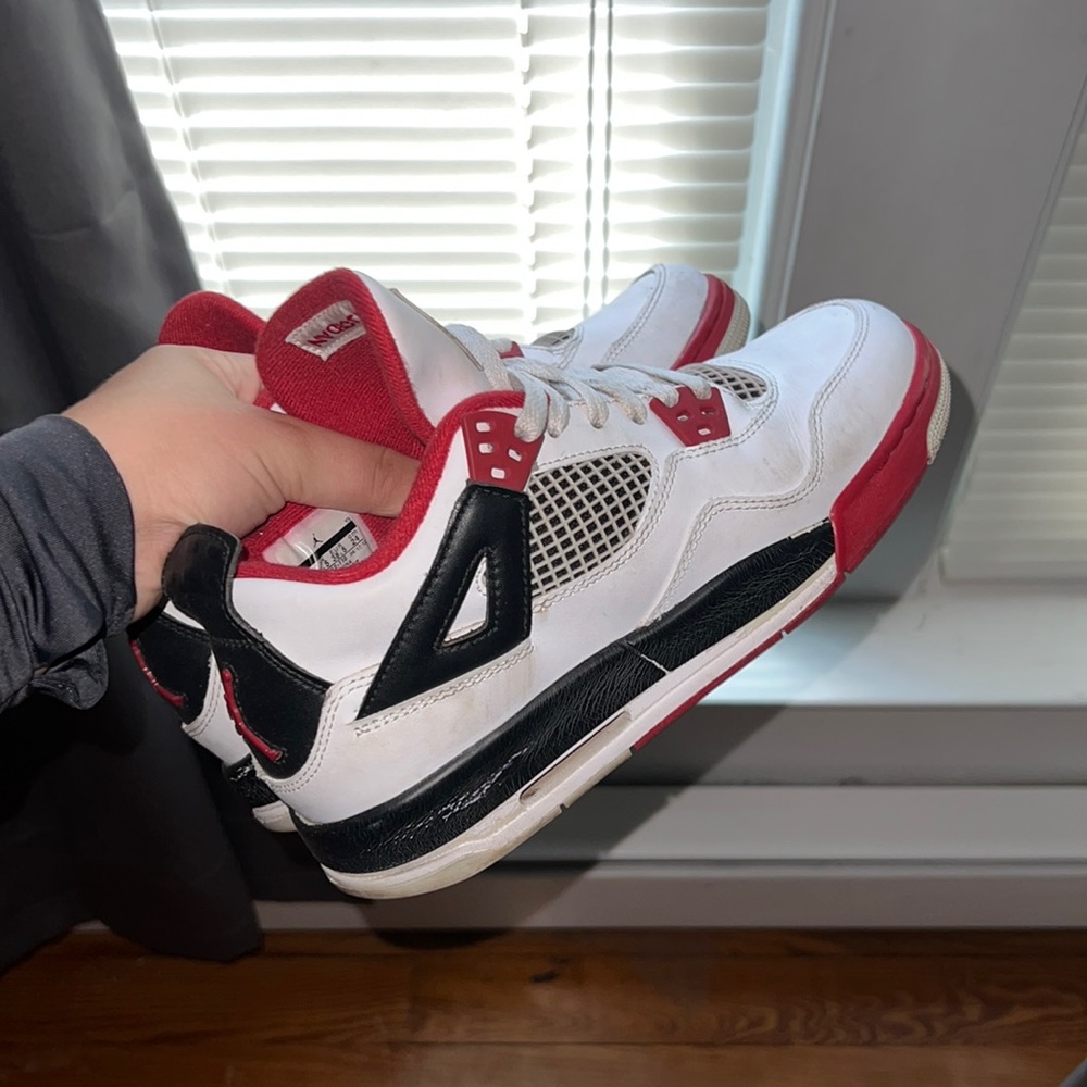Fire red 4s